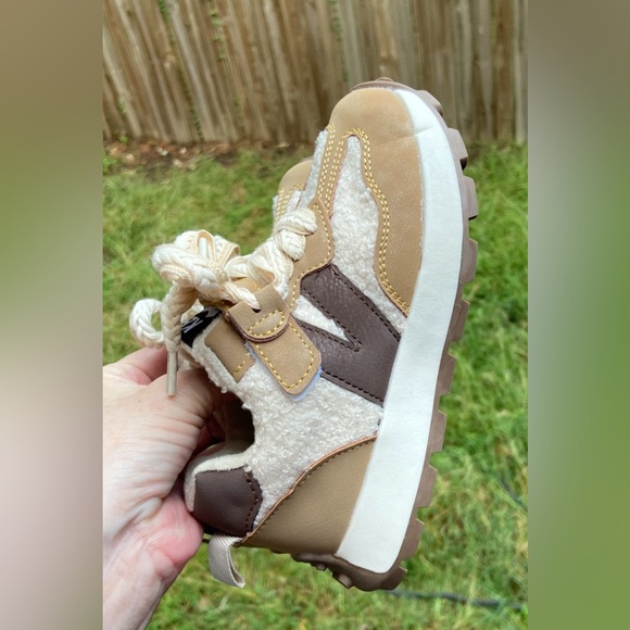 KEKEL Kids SOFT Leather Sports Sneakers Fur Lining. Size 13 Girls/Gender Neutral - Picture 10 of 13